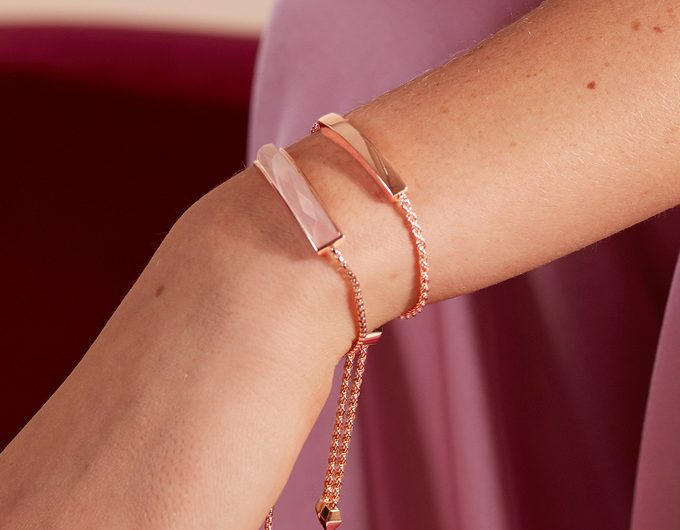 Les matériaux populaires pour les bracelets : or, argent, pierres précieuses et plus encore