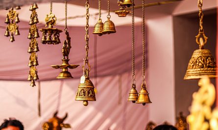 découvrez l'univers captivant de l'or, son histoire fascinante, ses utilisations variées et l'impact économique qu'il a à travers les âges. plongez dans les trésors de la bijouterie, de l'investissement et des technologies modernes.