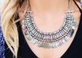 découvrez notre collection exclusive de bijoux en or, alliant élégance et raffinement. explorez des designs modernes et intemporels qui illuminent chaque occasion, que ce soit pour un cadeau ou pour vous faire plaisir. optez pour l'authenticité et la qualité avec nos pièces en or fin.